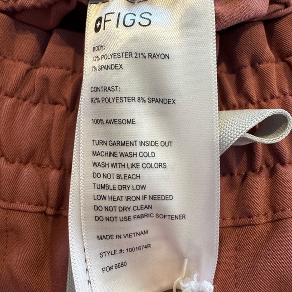 Figs Davia High Waisted scrub pant in mauve - Picture 4 of 4